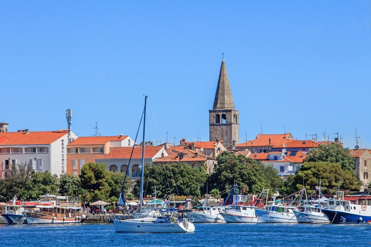 App. Fiorela Hotel Porec Exterior photo