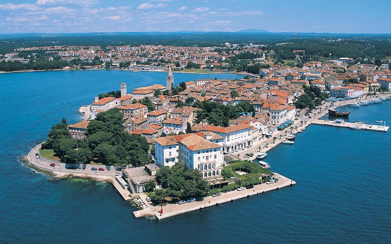App. Fiorela Hotel Porec Exterior photo