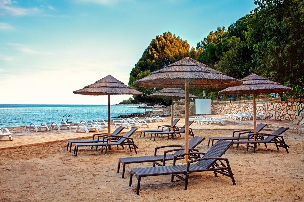App. Fiorela Hotel Porec Exterior photo